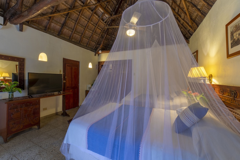 Mayaland Hotel & Bungalows