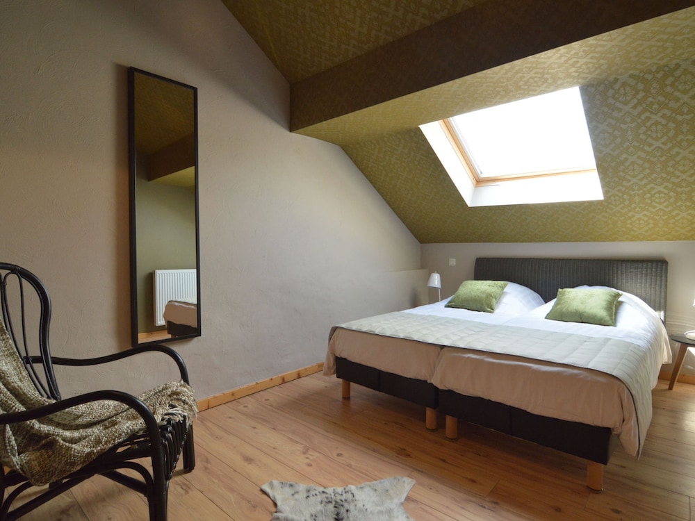 Gorgeous Holiday Home in Waimes With In-house Theatre & Pool view 3