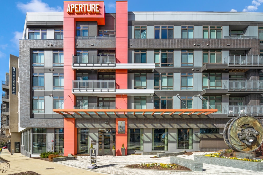 Global Luxury Suites at Reston - Property Image 14