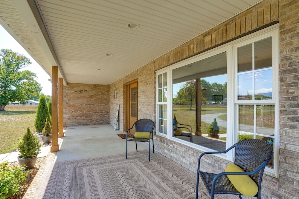 Shenandoah Valley Riverside Retreat Near Wineries