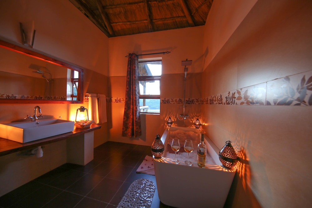 Crater Safari Lodge