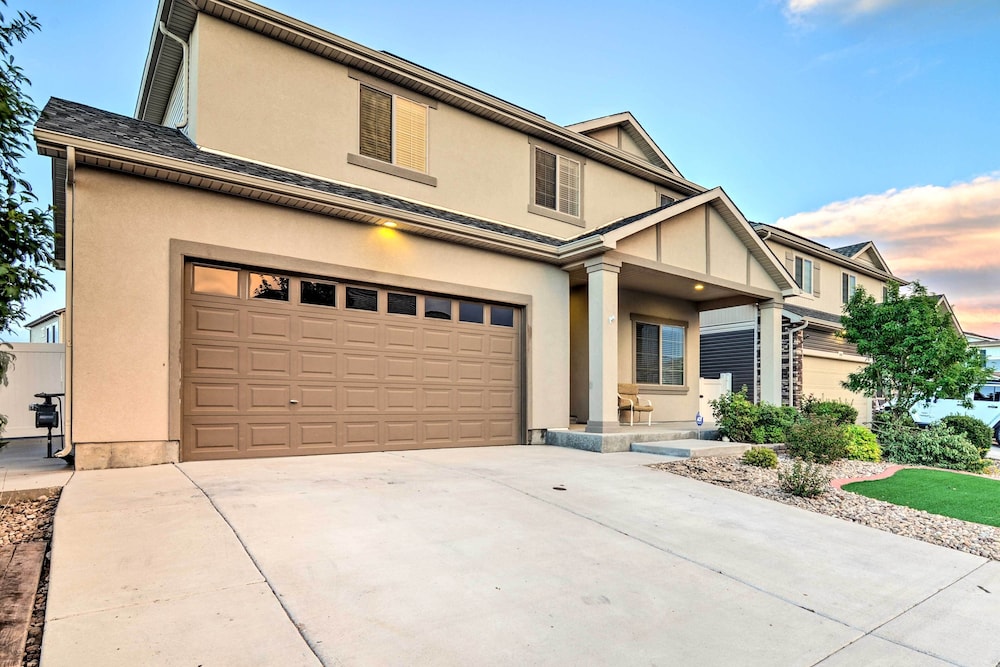 6 Mi to Dia: Spacious Home w/ Backyard in Denver!