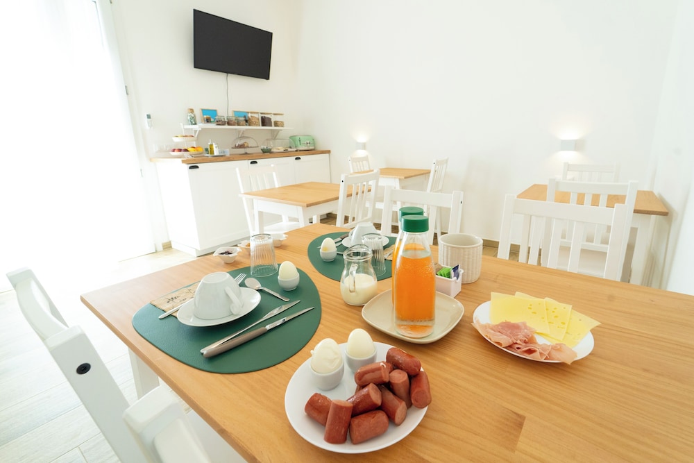 Velis - art & hospitality