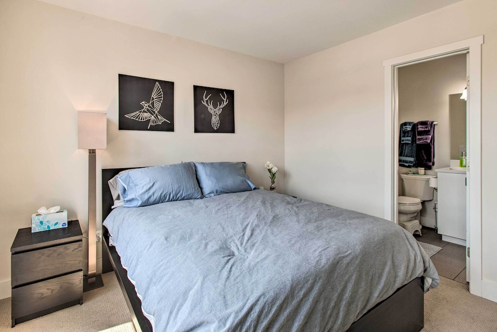 Denver Vacations - Denver Abode w/ Rooftop Deck  City Views - Property Image 4