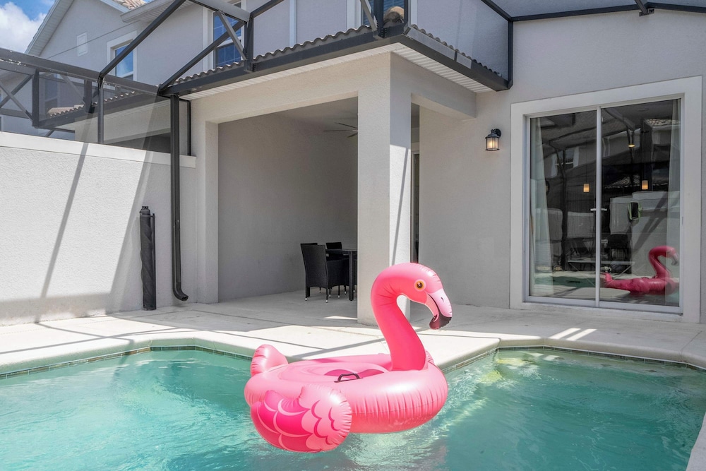Stunning 4Bd With Pool At Storey Lake Resort 4821