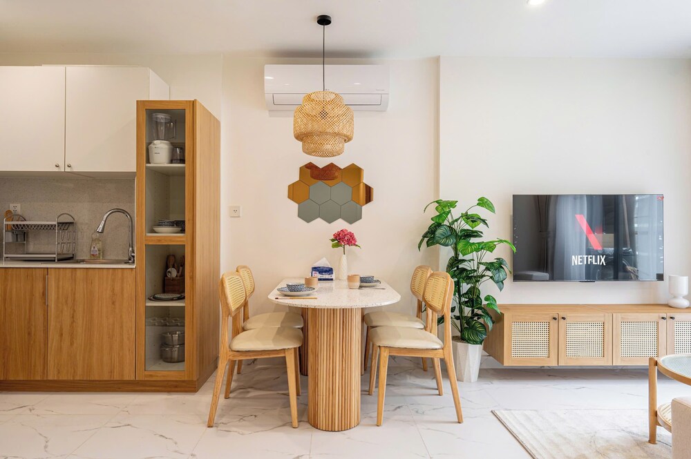 LA Nest - Amoire Nest