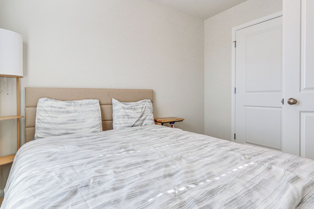 2 Mi to Dtwn Frederick: Updated Townhome
