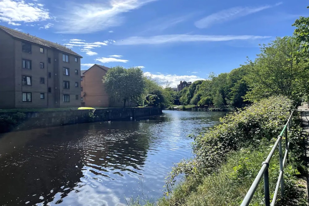 Cosy 2 Bedroom Apartment in the Heart of Leith view 5