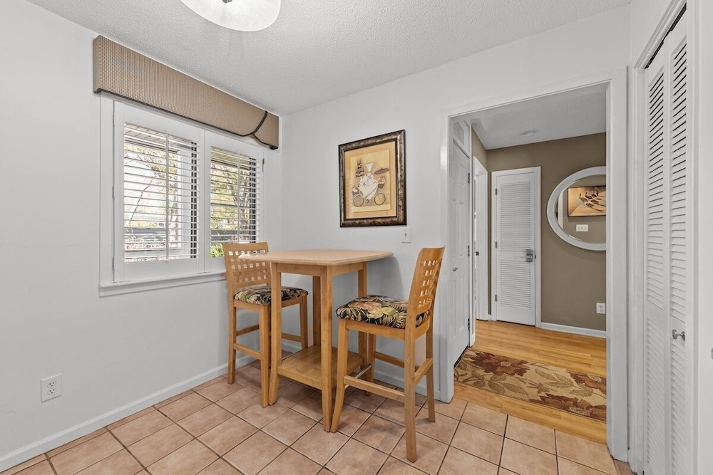 Windsor Court 11c 2 Bedroom Condo