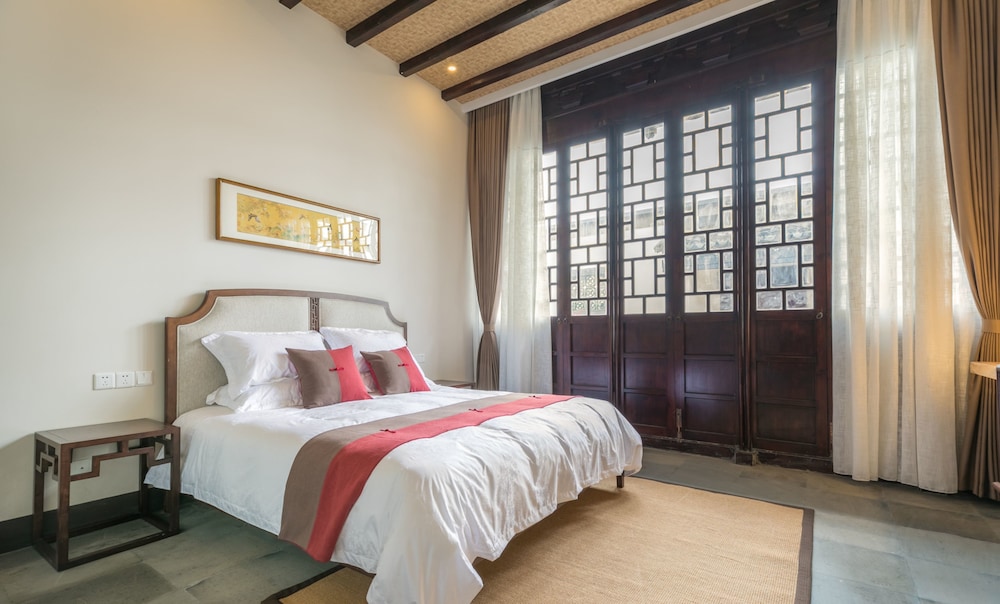 Yi Garden Cultural Hotel Disney Branch