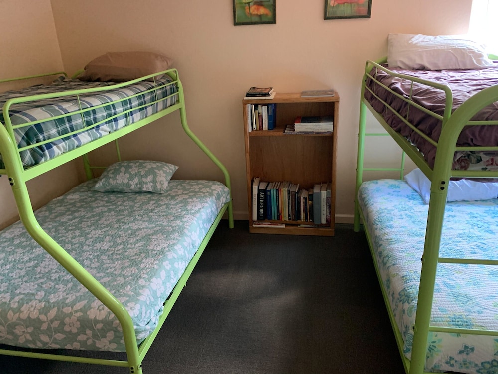 Ashland Vacations - Ashland Commons Hostel - Property Image 33