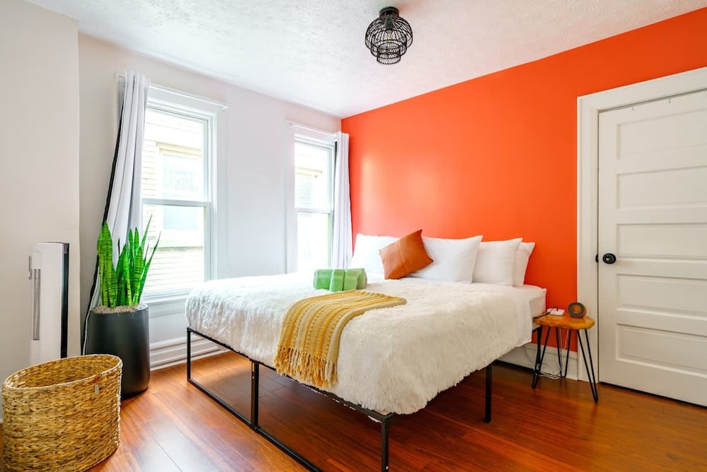 Prime Location Top Rated Clean Parking Free