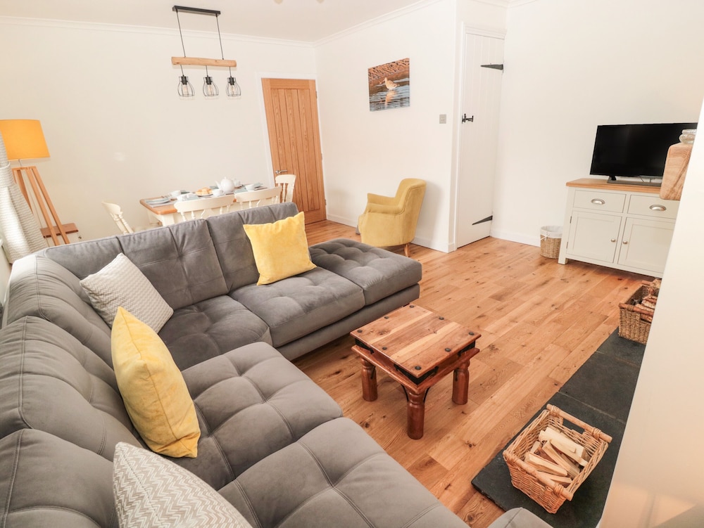 Curlew Cottage, 2 Fenkle Street