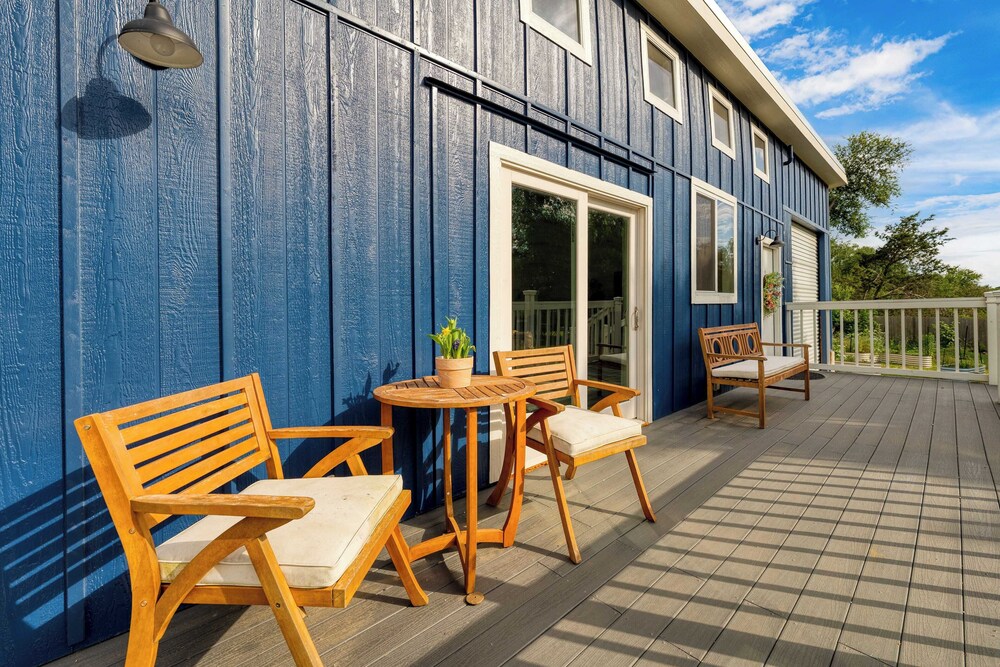 Summer Sale! El Dorado Estate Private 2-acre Escape With Pool & Guest Suites Firepit, Playset, Guest Suites