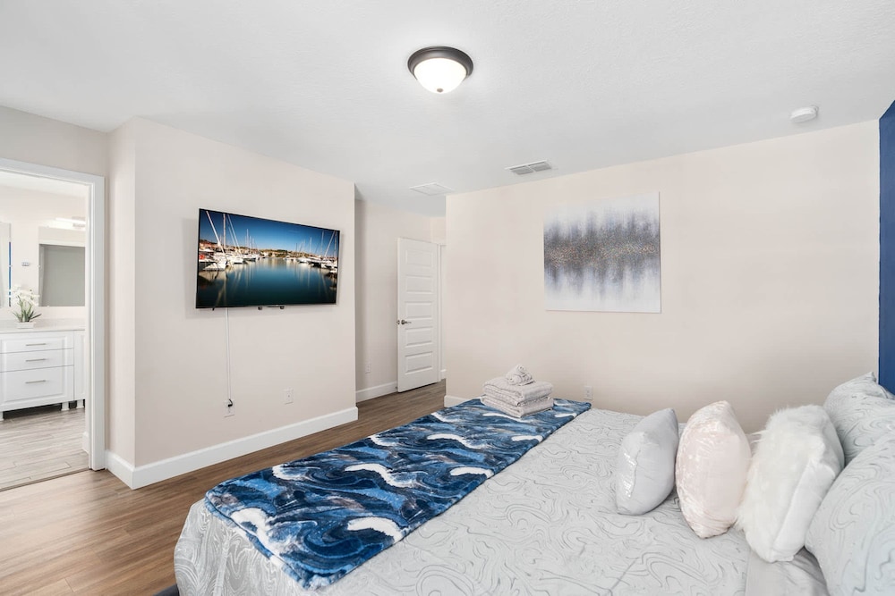 Super Luxe- Sleeps 17 W Designs Near Disney