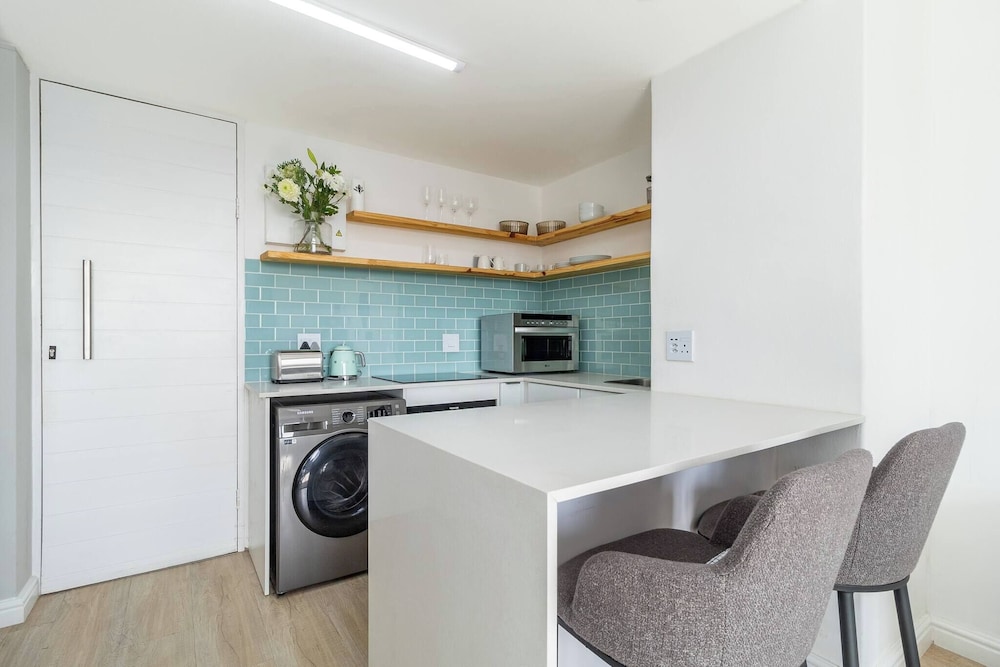 1 Bedroom Apartment, Seapoint, Cape Town