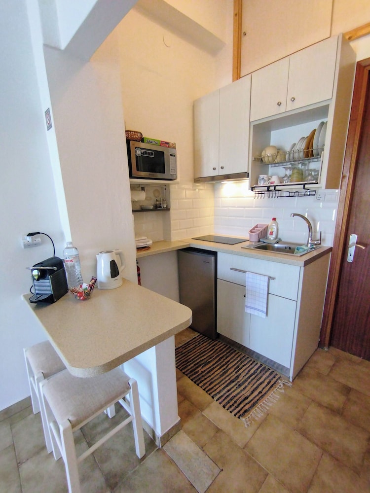 ILIOPOULOS Apartments