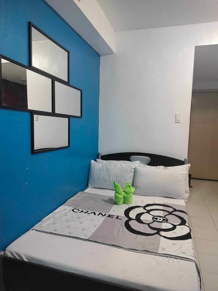 Modern Condo in Quezon City With Private Pool and City Views