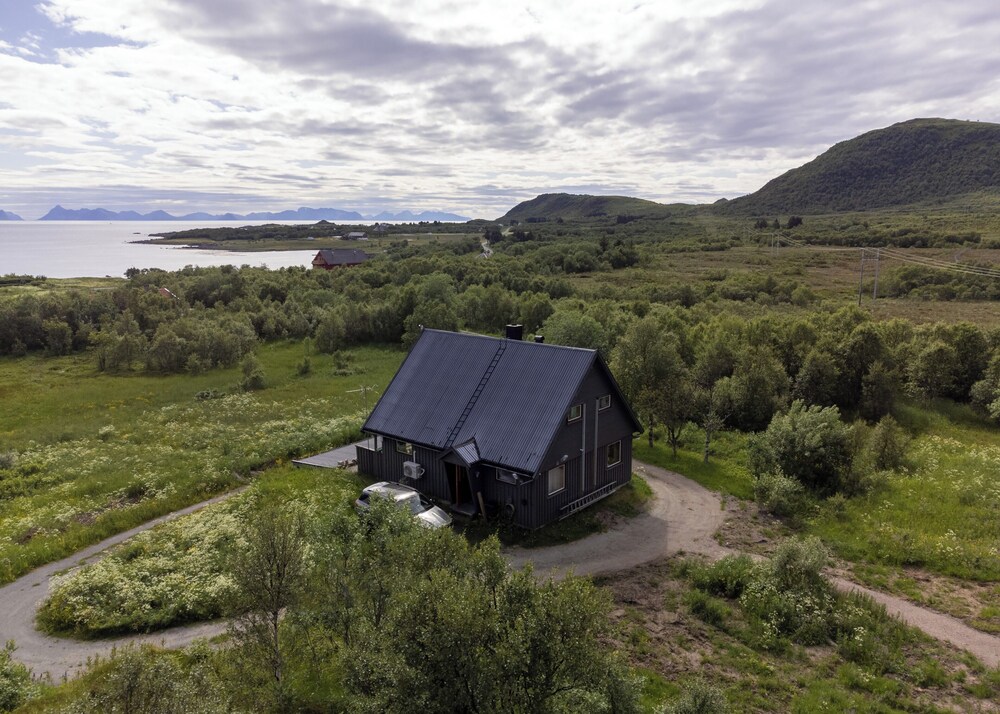 Bestefarhaugen - the Cozy House on the Hill,& Dome