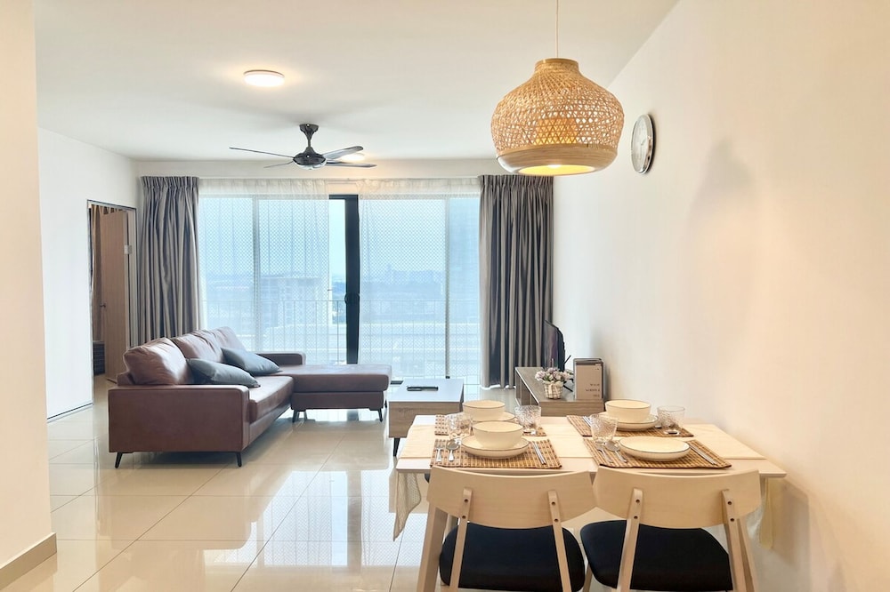 Trefoil @ Setia City Condotel