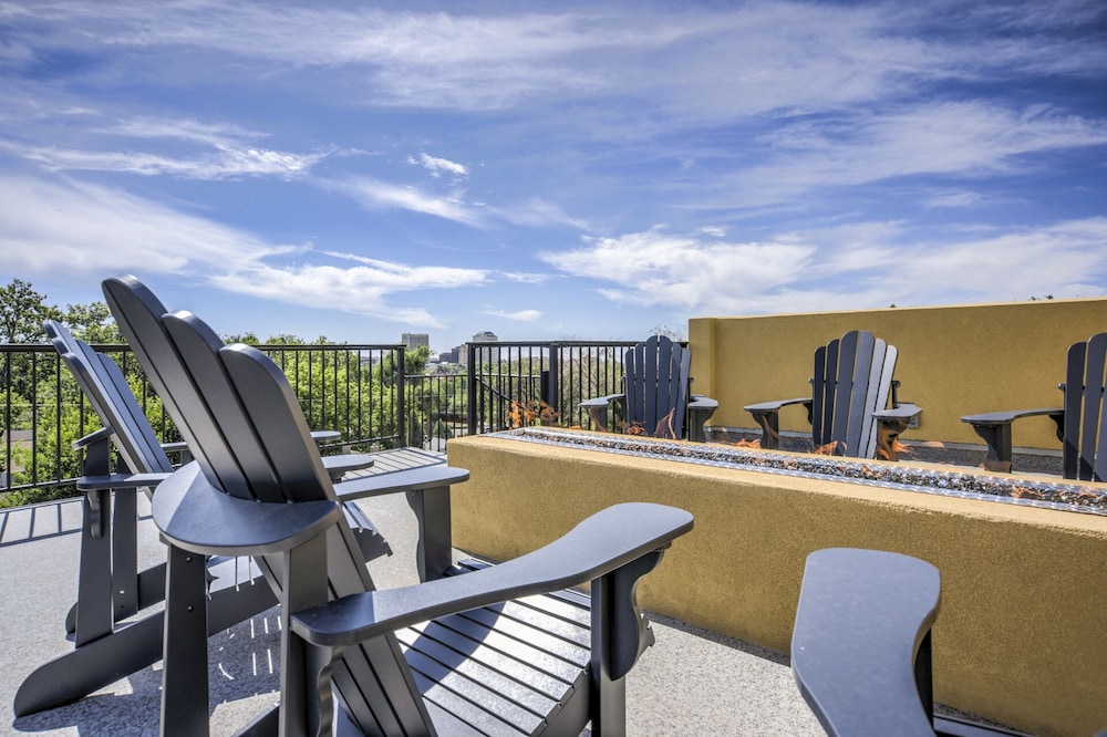 Downtown Skyline Rooftop Patio Modern Townhome view 5