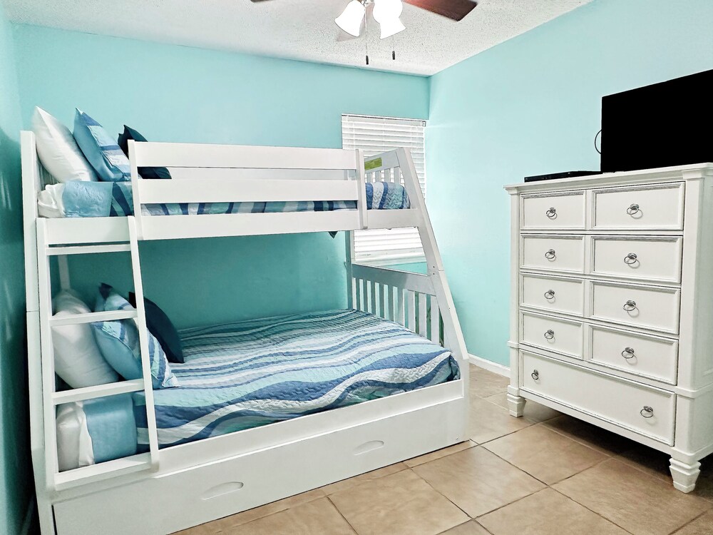 Sea Breeze #305 by Southern Vacation Rentals