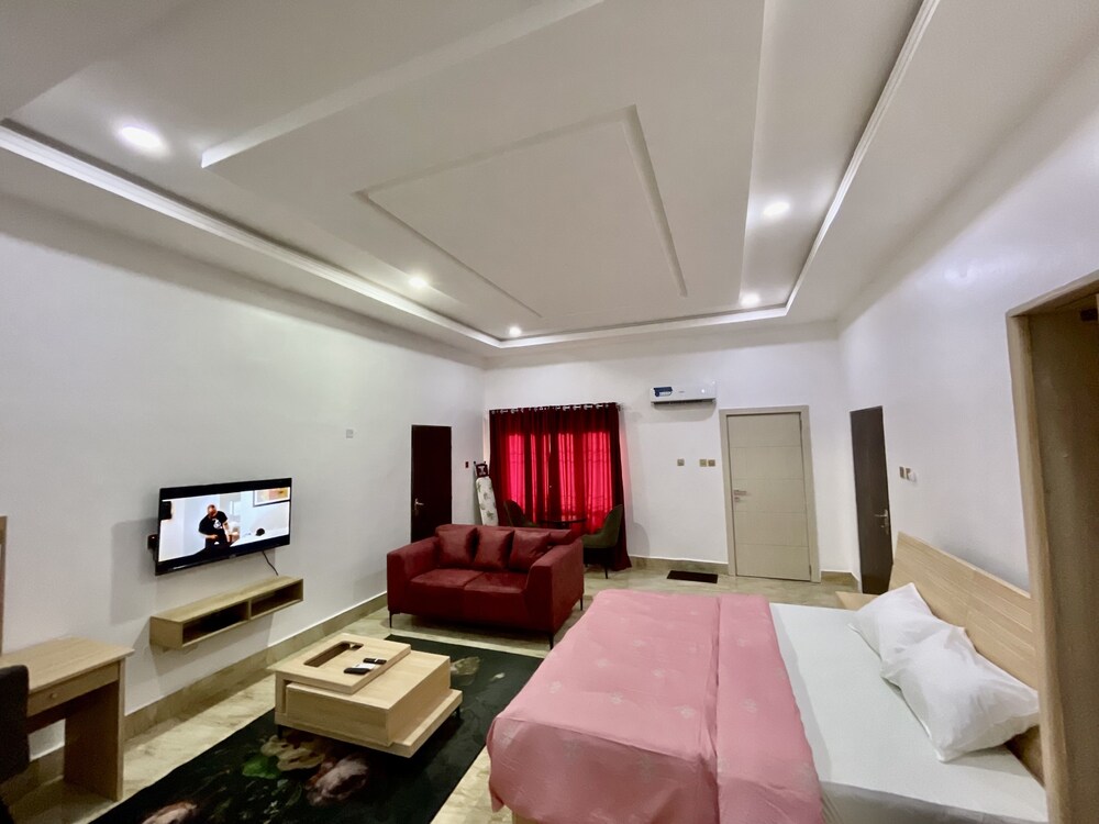 FURNISHED APARTMENTS