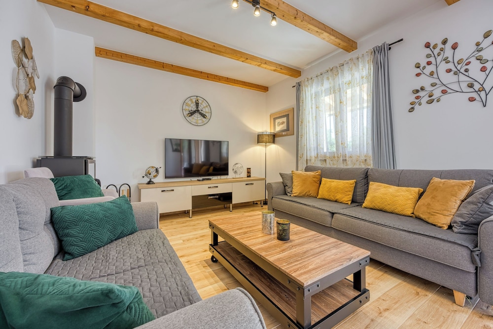 Pool and Fun Villa Stella Klarici