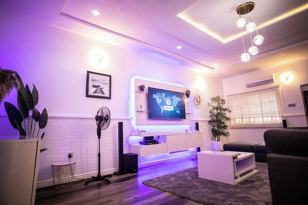 215 West Apartment