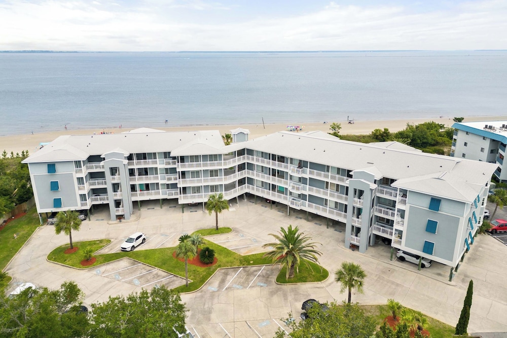 Bay View Villas 1 by Tybee Vacation Rentals