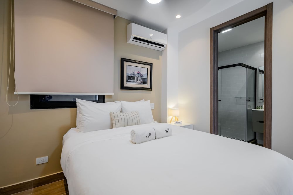 w Beautiful 2BR w Balcony in Casco Viejo