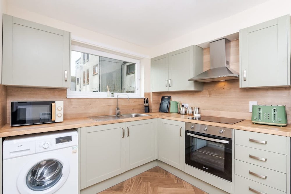 1 Bed-ground Floor-free Parking