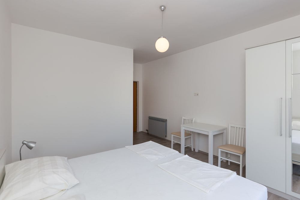 Rooms Villa Basica view 5