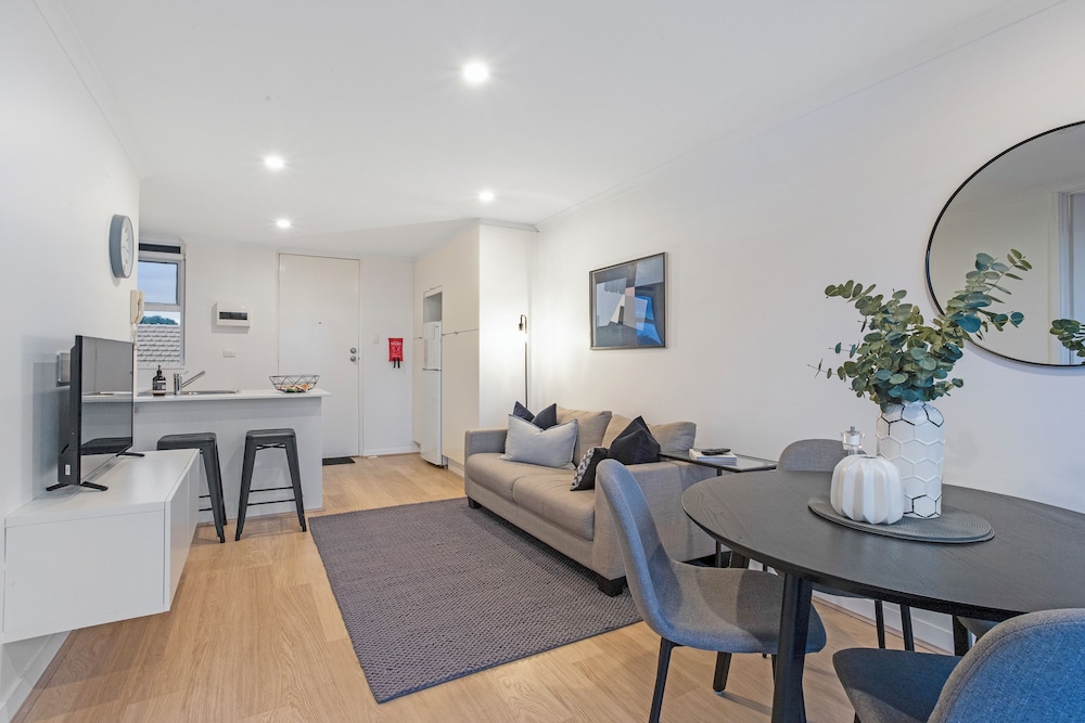 Spectacular Views South Perth1br
