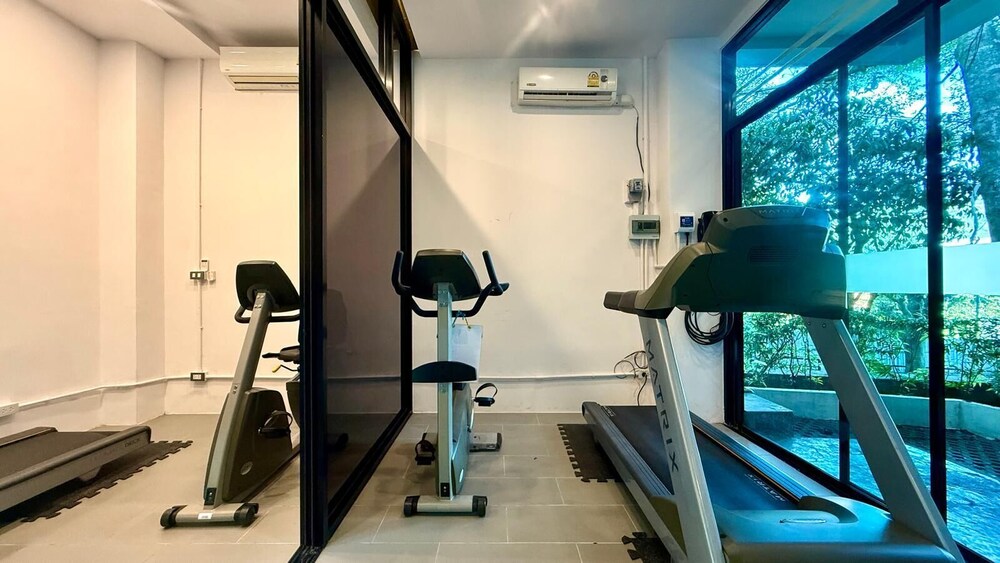 Emerald 211 - Studio With Balcony and Shared Pool