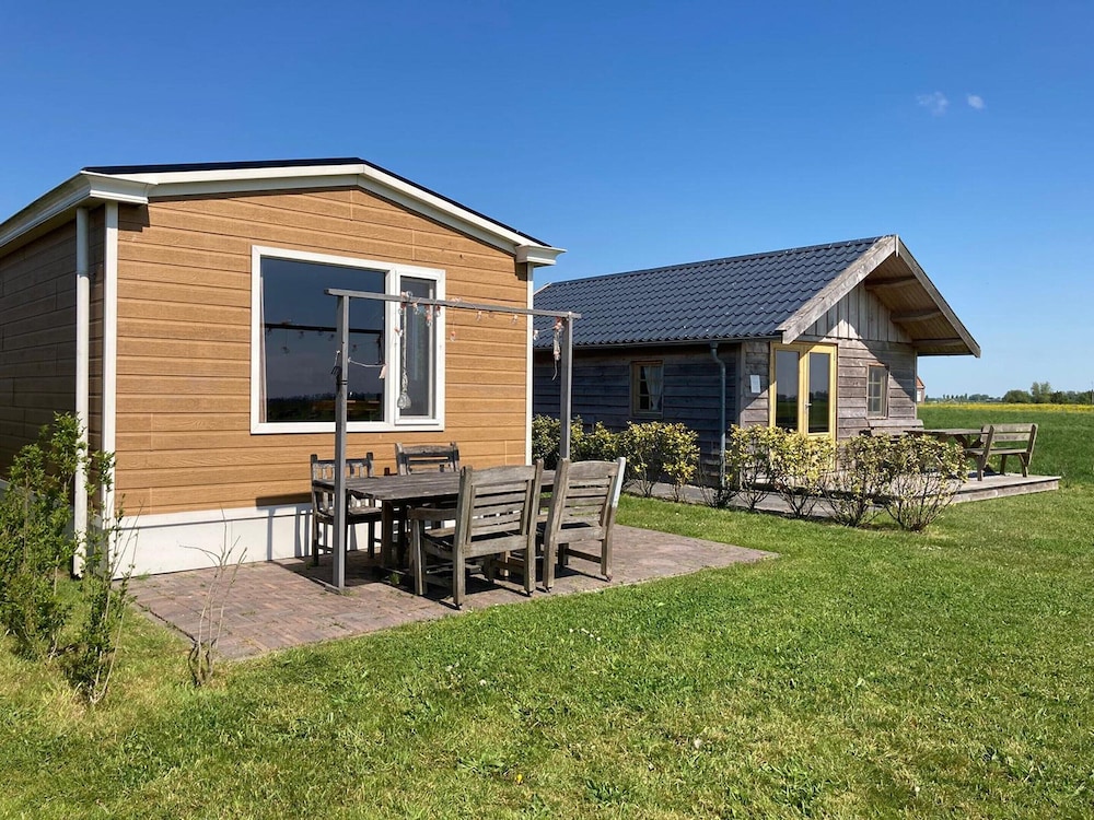 2 Adjacent Houses With Lots of Privacy