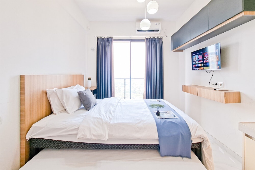 Studio Near Mall At Sky House Bsd Apartment