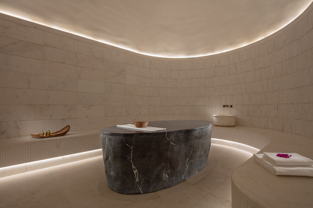 Anantara Santorini Abu Dhabi Retreat - Adults Only