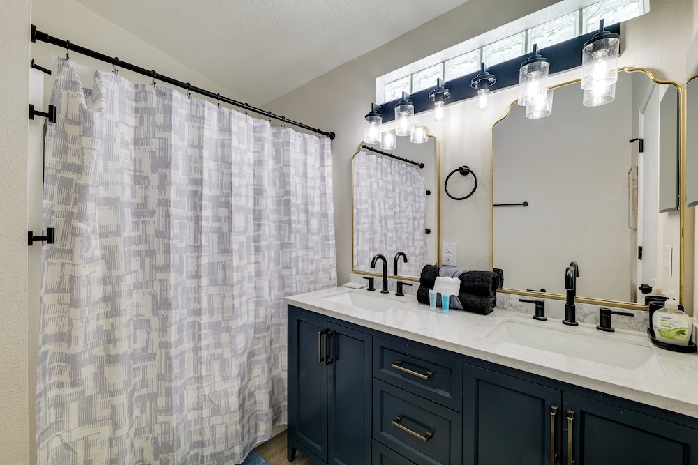 Pool & Game Room: Pet-friendly Gem in Davenport
