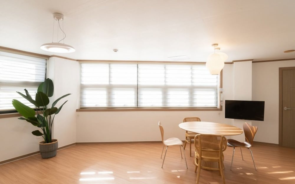 Jeonju Gilgeonneo Hanokmaeul Pension