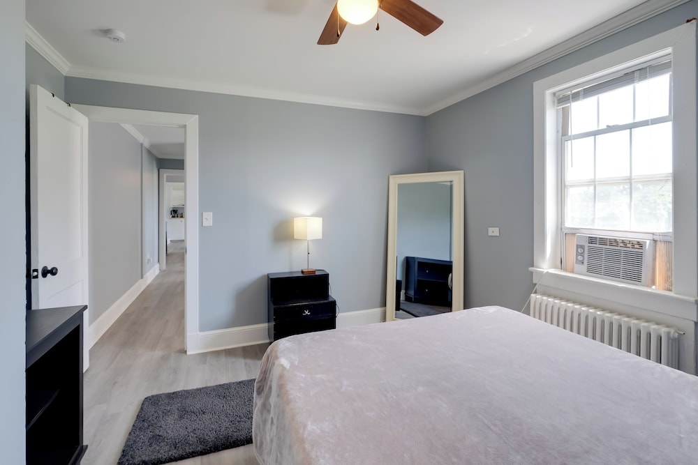 Near Loudoun Wine Trail: Apt w/ Restaurant On-site