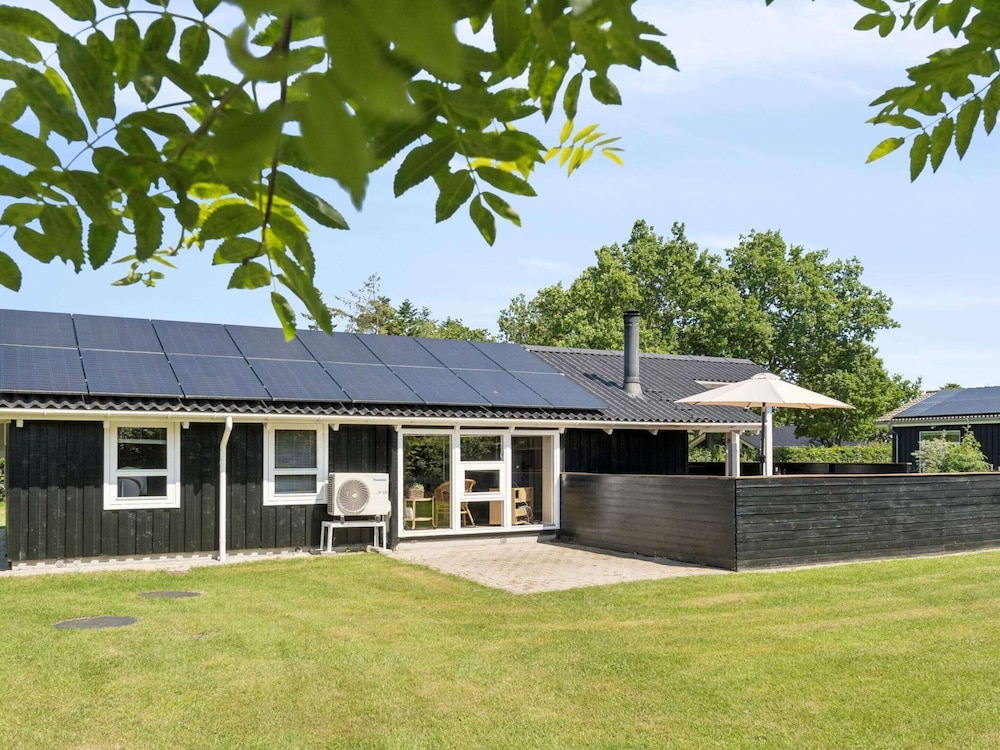 5 Star Holiday Home in Hals