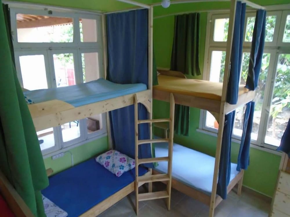 Lotus Garden Hostel - Image 17