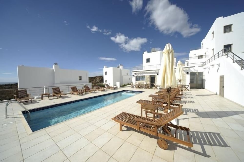 Lenikos Resort