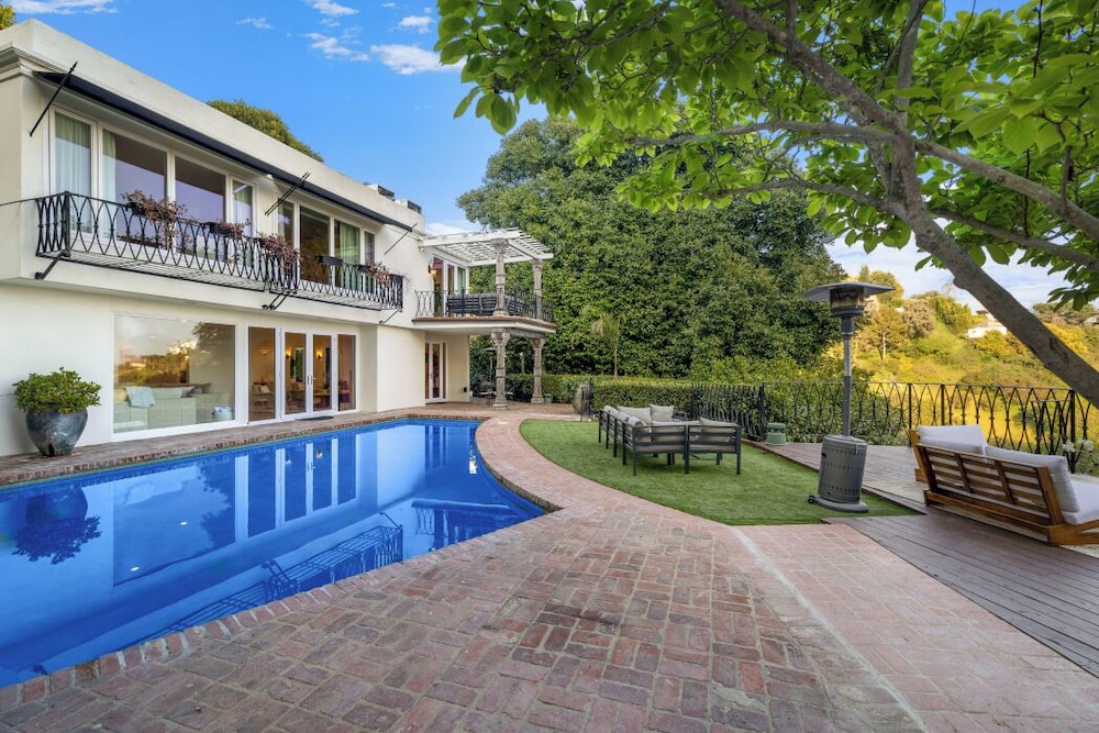 Twilight Terrace - Image 4