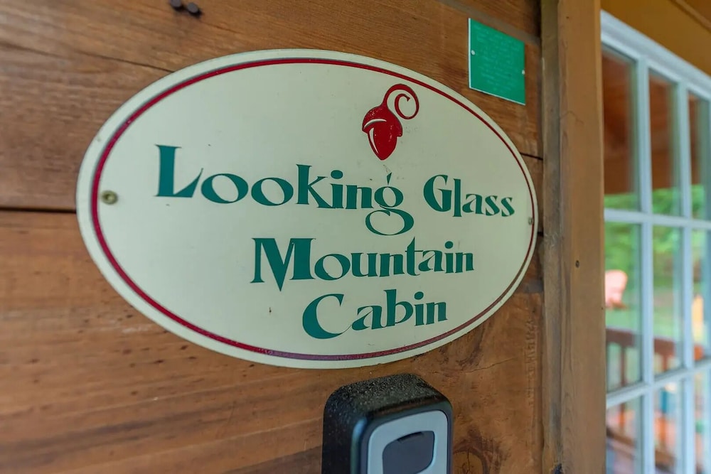 Engadine Inn  Cabins - Property Image 112