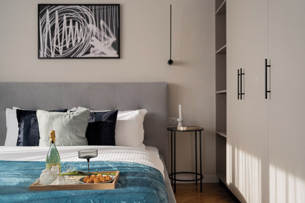 Contemporary 3-Bedroom Lofts - Modern Touches Meet Classic Elegance by Calea Victoriei