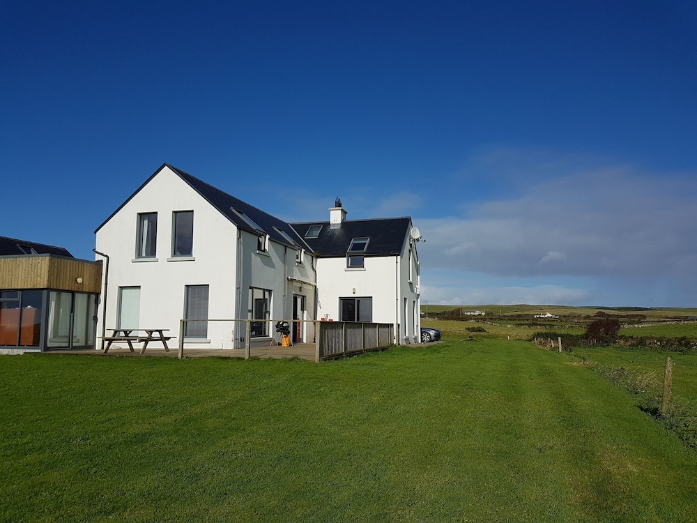 Hotel Blackberry Lodge Accommodation - Image 1