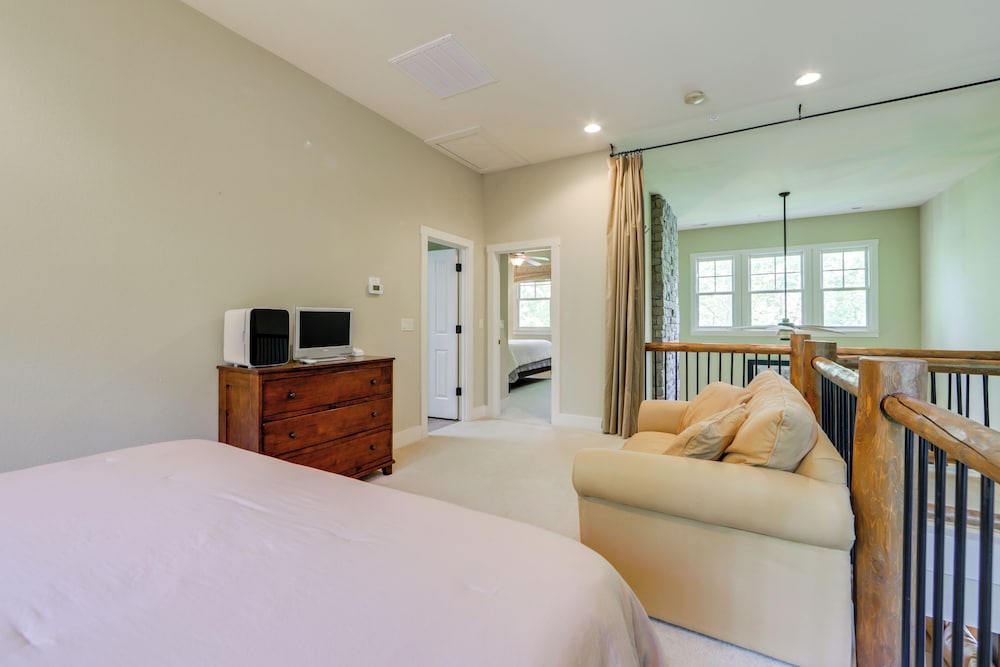 Lake & Pool Access at Bear Lake Reserve Condo!
