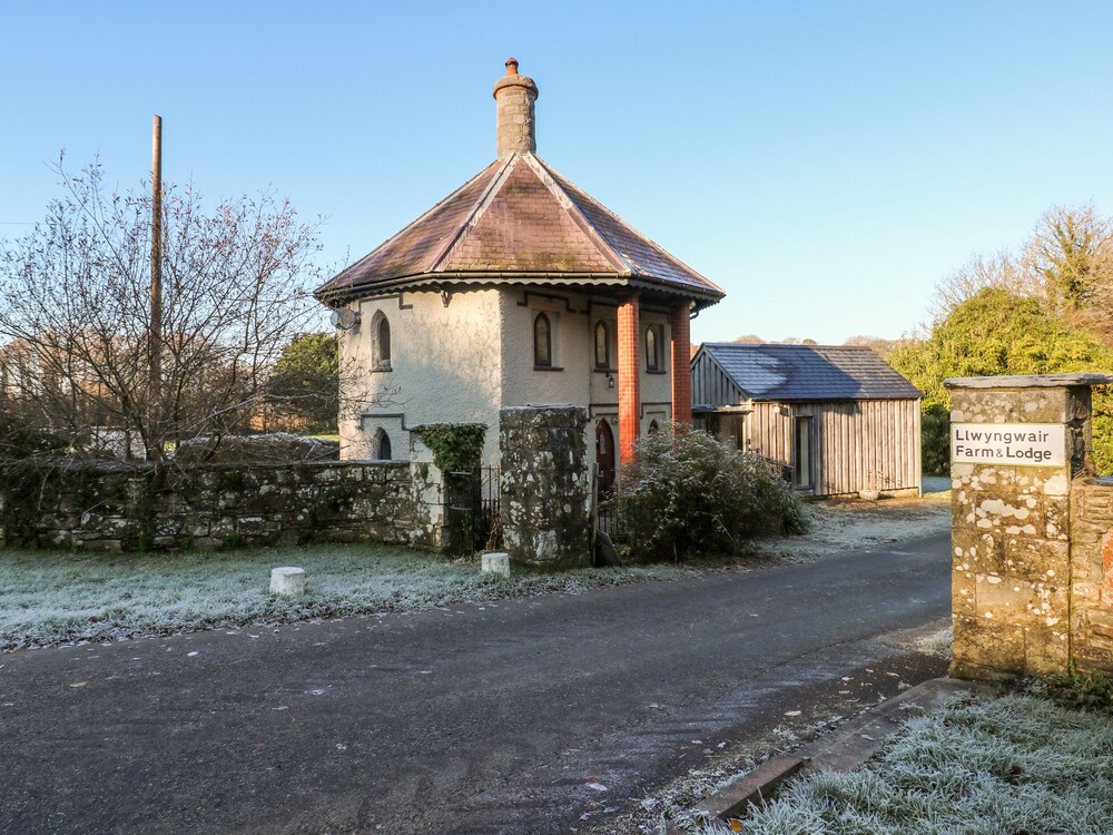 Llwyngwair Lodge